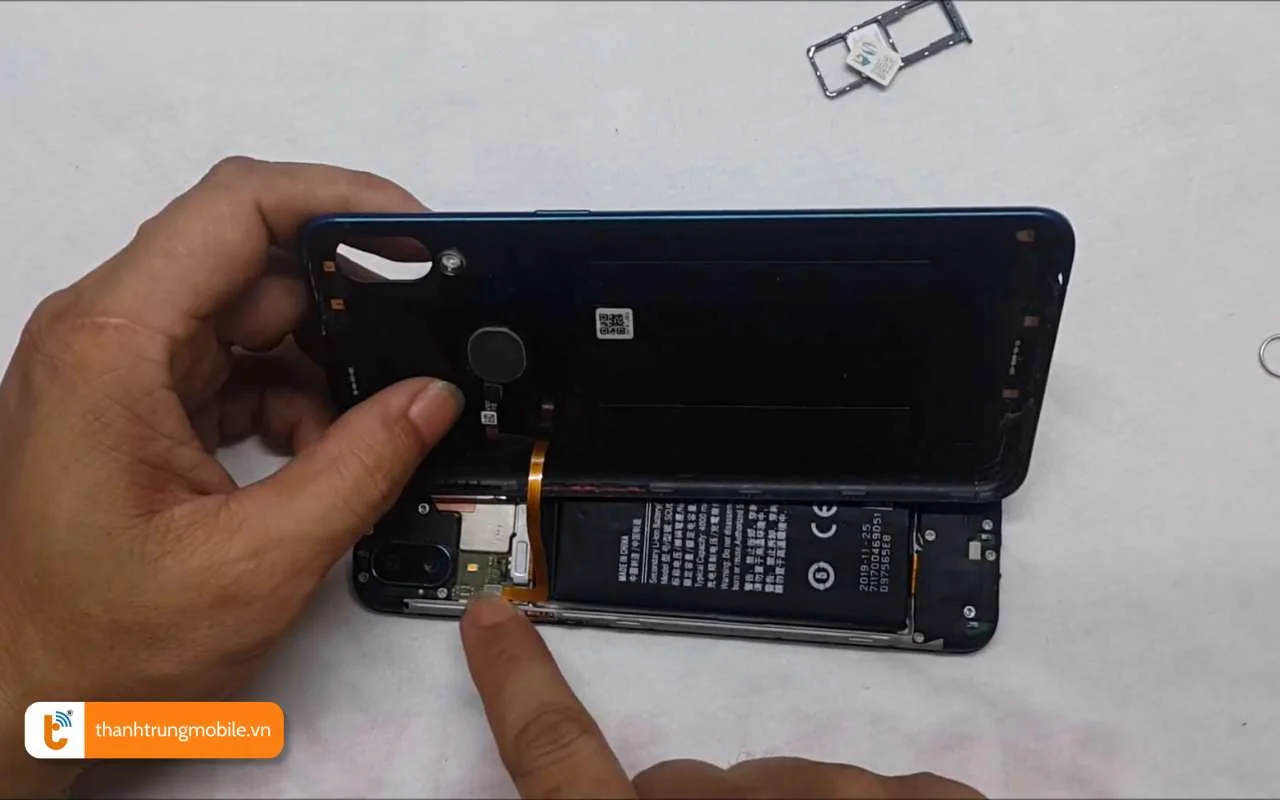 luu y truoc khi tu go pin thiet bi samsung