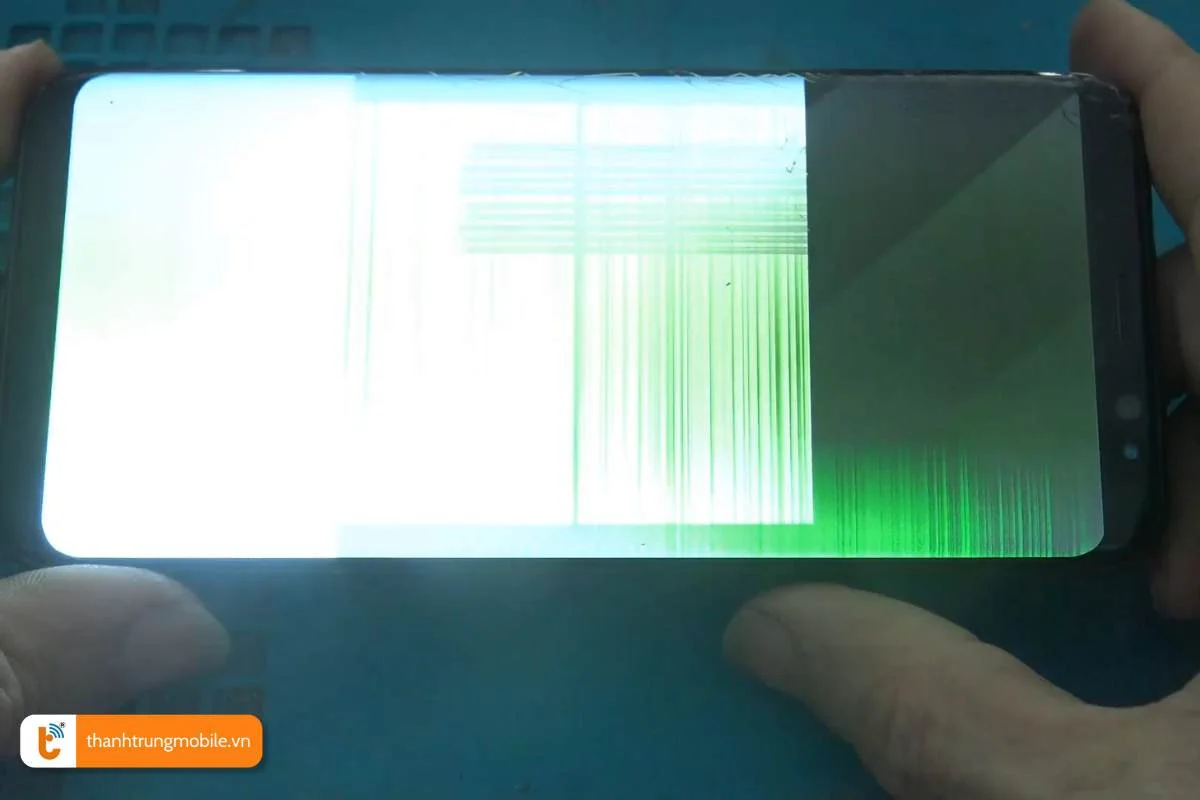 man hinh hien thi samsung bi nhoe mau