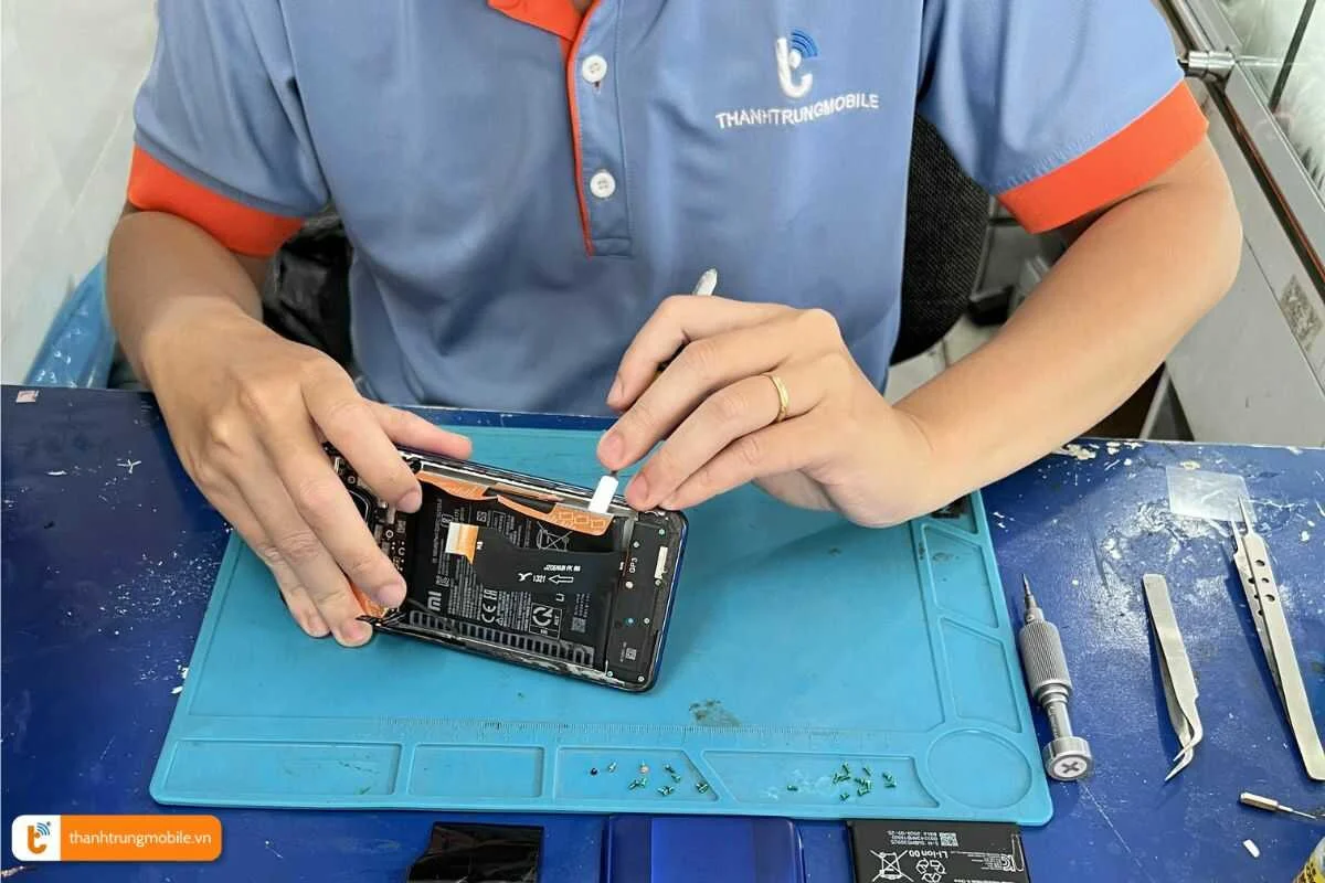 mang dien thoai den trung tam sua chua bao hanh samsung mat nguon uy tin