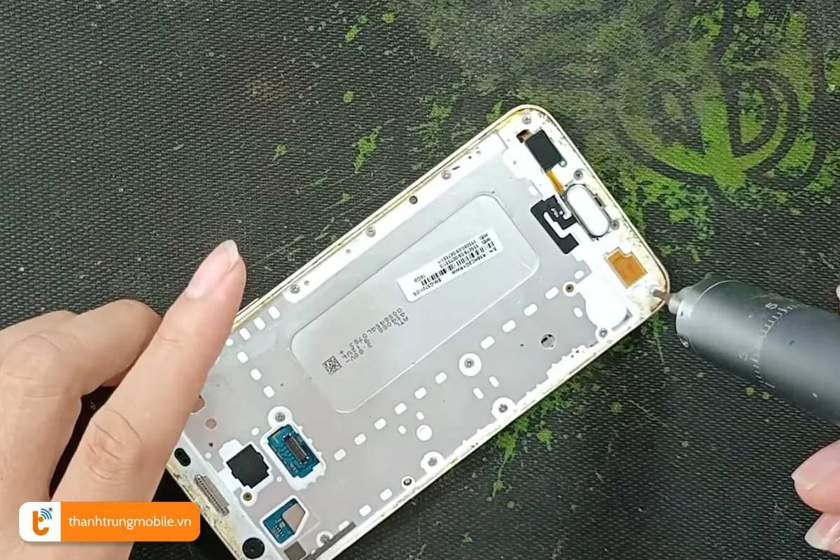 mang thiet bi samsung j5 prime den trung tam sua chua uy tin