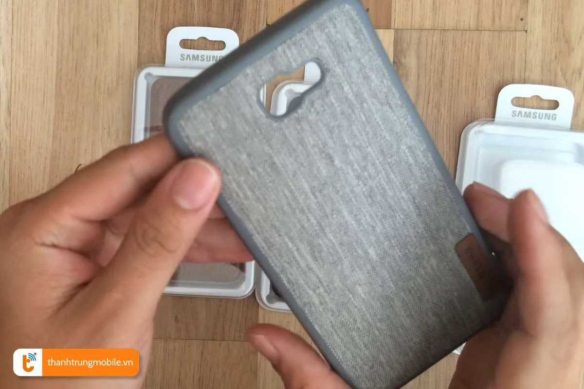 meo su dung dien thoai samsung j7 prime tranh bi xanh man hinh