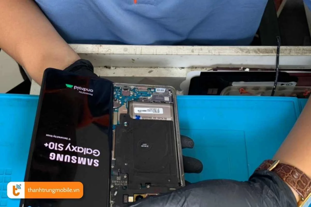 nen dem thiet bi samsung den trung tam uy tin