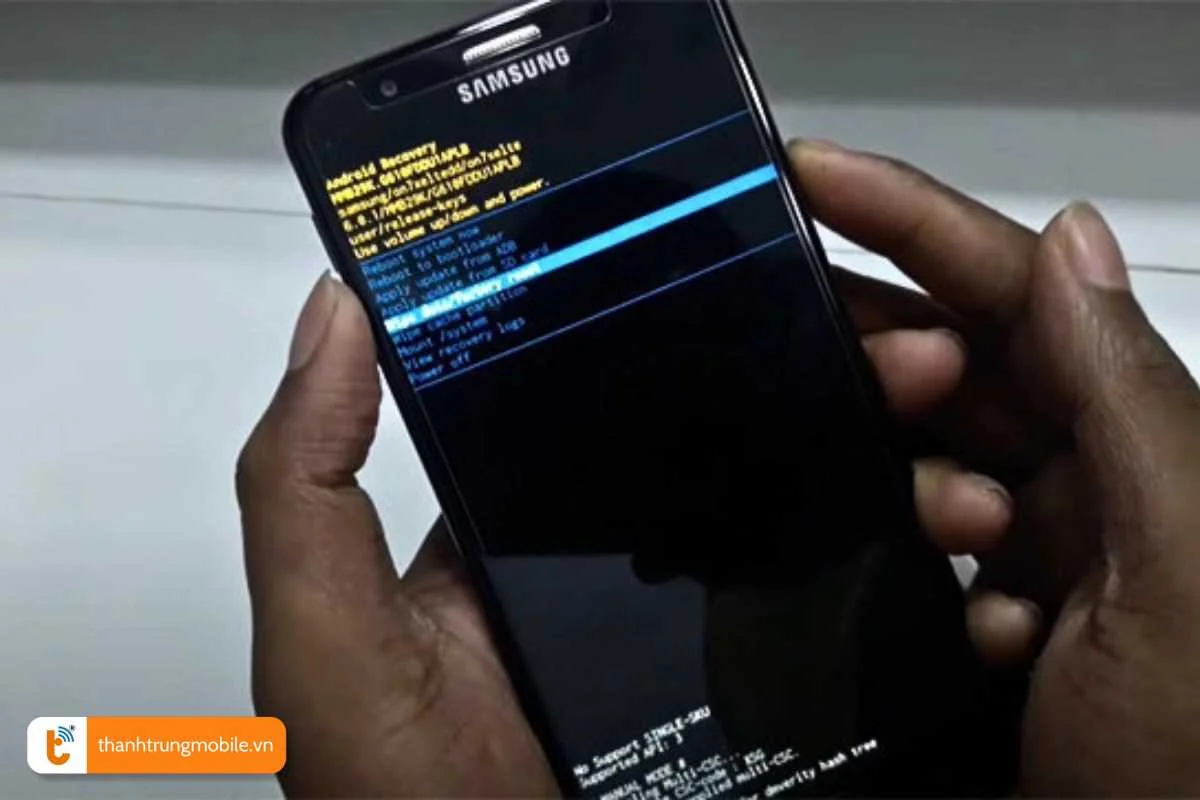 nhan phim giam am luong cho den wipe data factory reset