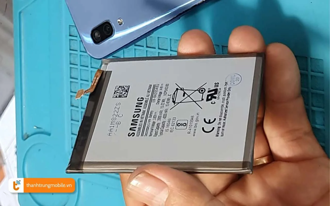 pin dien thoai samsung da chai hong