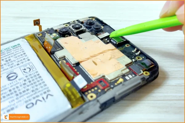 quy-trinh-thay-camera-sau-vivo-y30