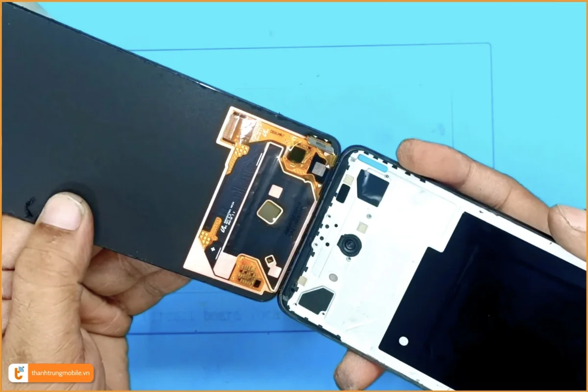 Quy trình thay màn hình Realme GT 2 Pro