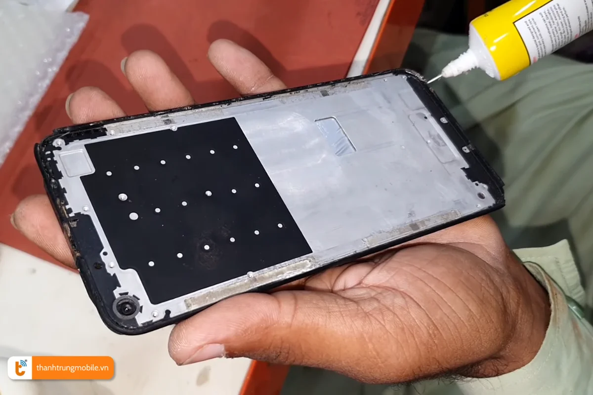 Quy trình thay màn Realme C17 tại Thành Trung Mobile