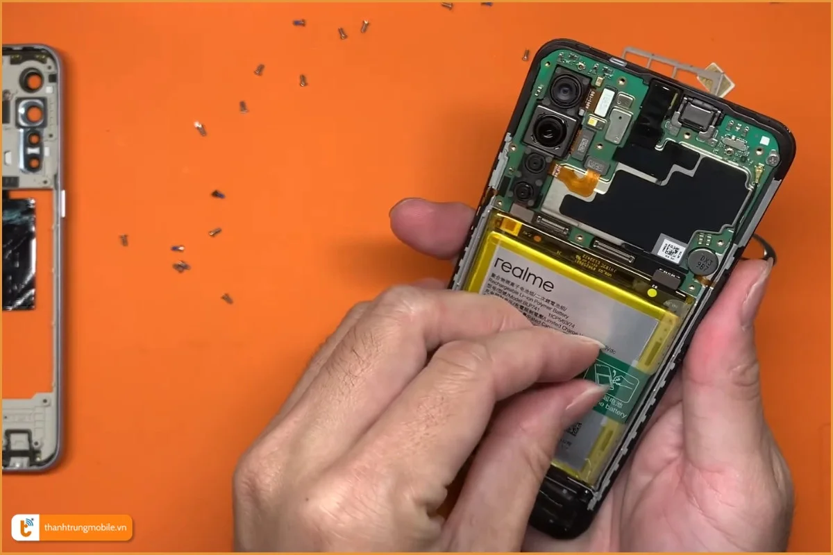 Quy trình thay pin điện thoại Realme XT