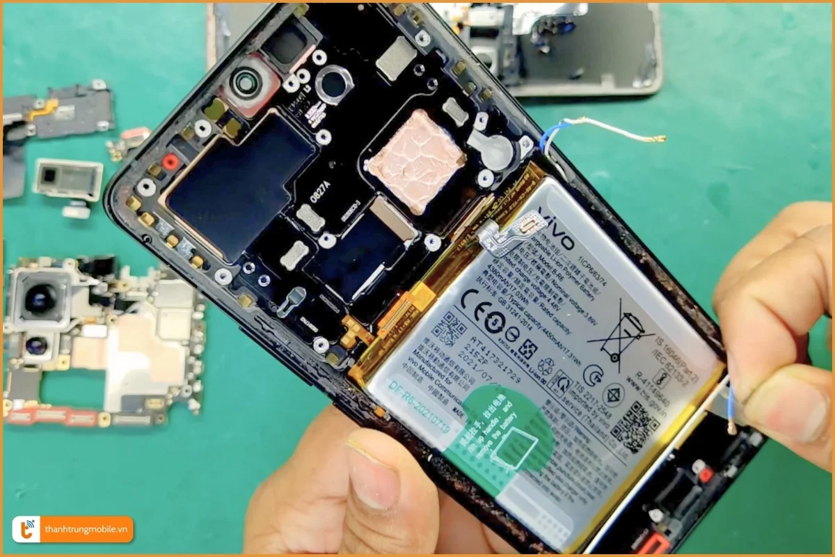 Quy trình thay pin điện thoại Vivo X70 Pro