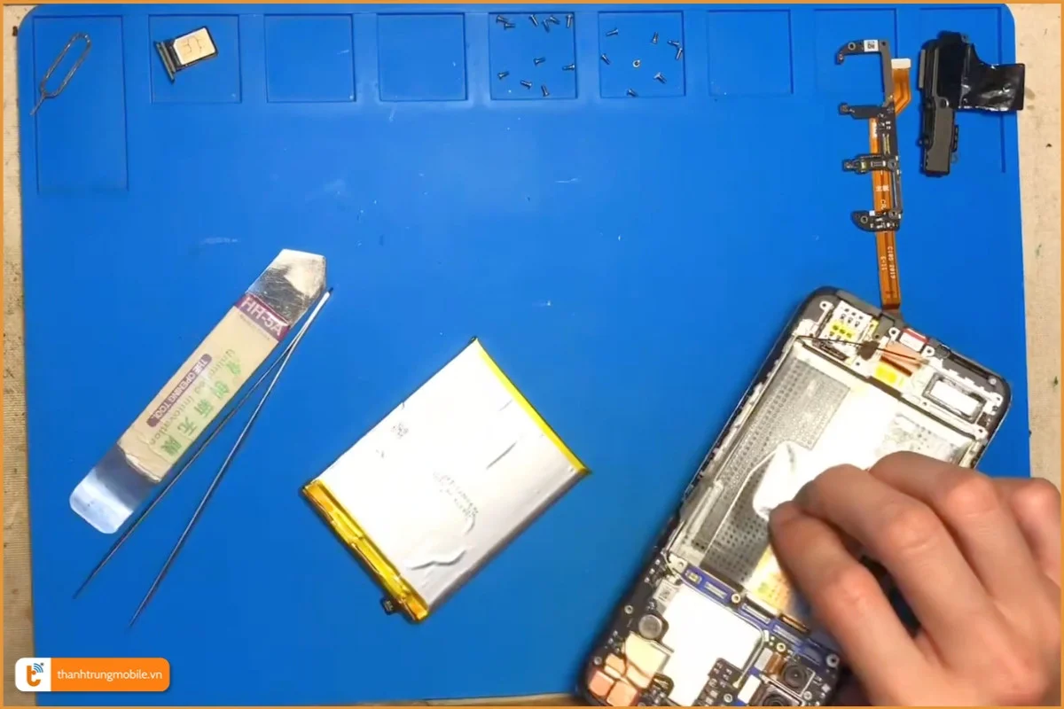 Quy trình thay pin Realme X50