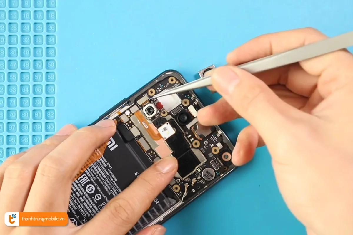 Quy trình thay thế camera Xiaomi Mi 11 tại Thành Trung Mobile