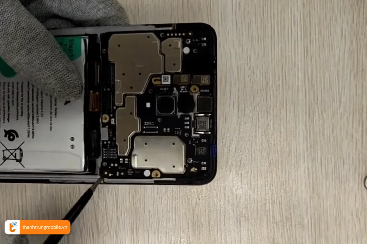 Quy trình thay thế pin Nokia 2.4 uy tín tại Thành Trung Mobile