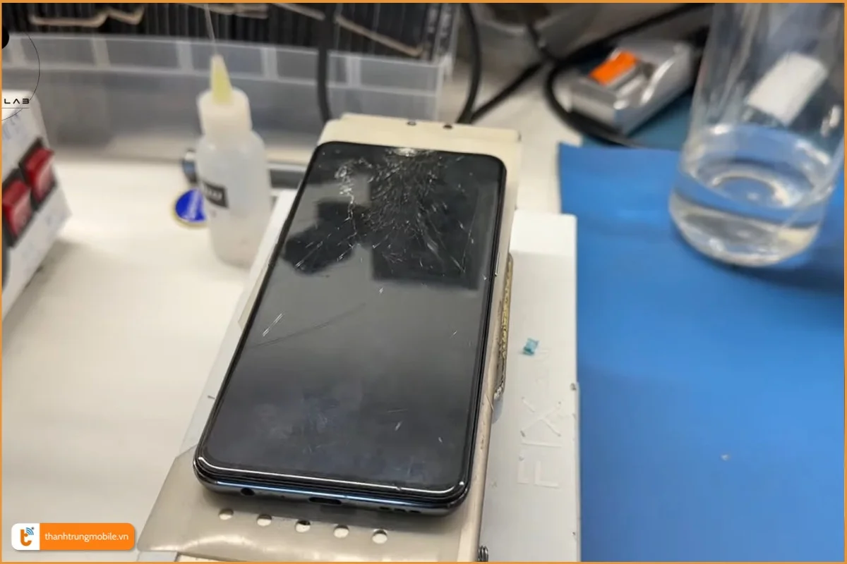 Realme GT 2 Pro nứt bể mặt kính