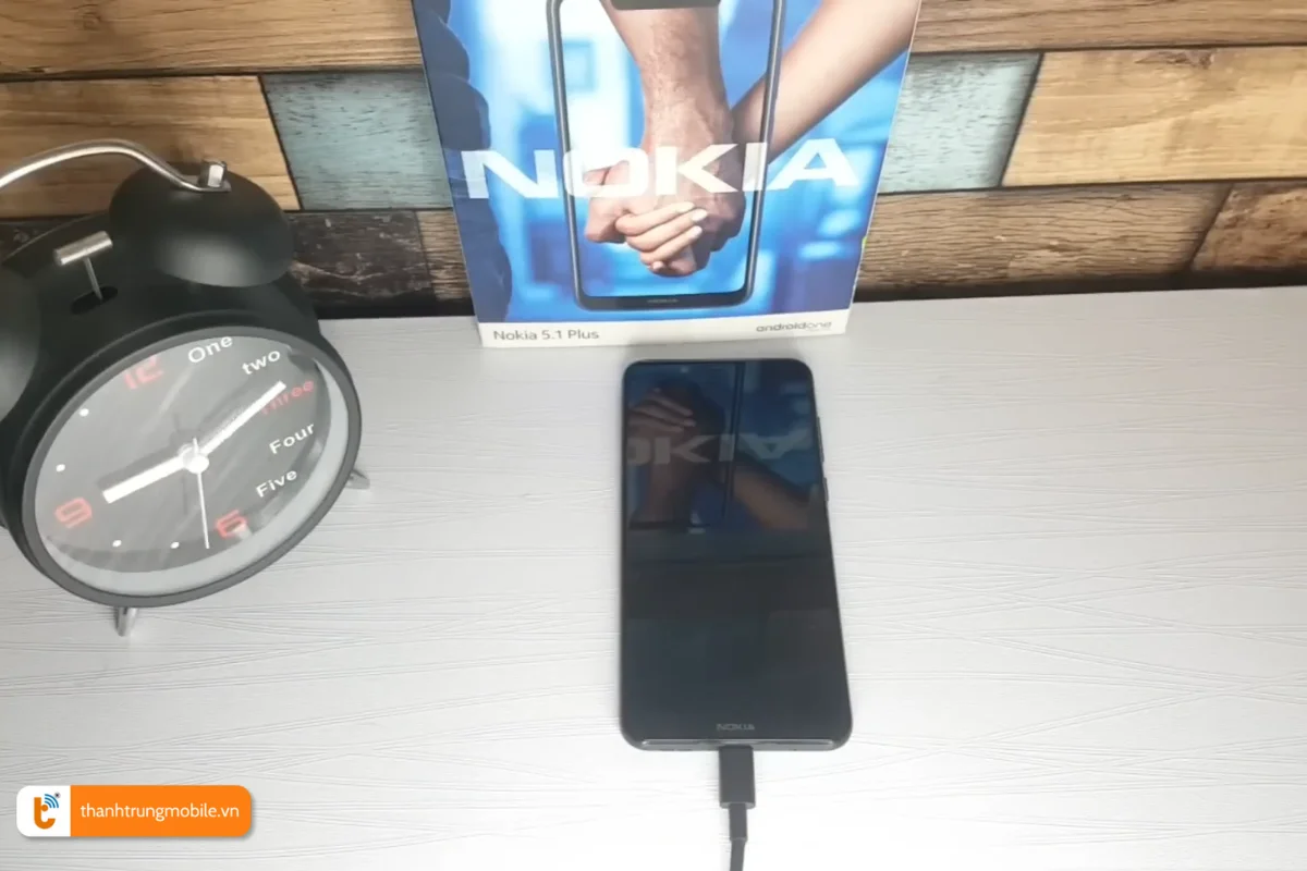 Sạc liên tục trong thời gian dài cũng là nguyên nhân gây chai pin Nokia X5