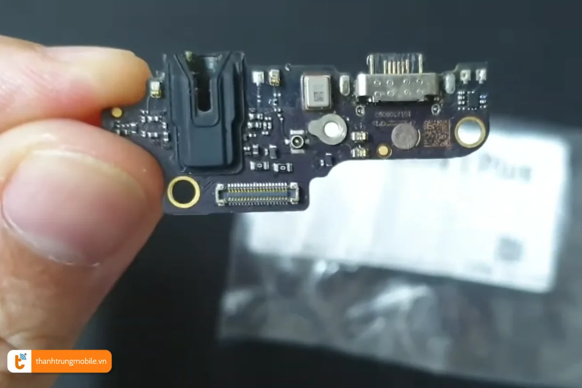 Sử dụng chân sạc Vsmart Active 1 chính hãng tương thích hoàn hảo với thiết bị