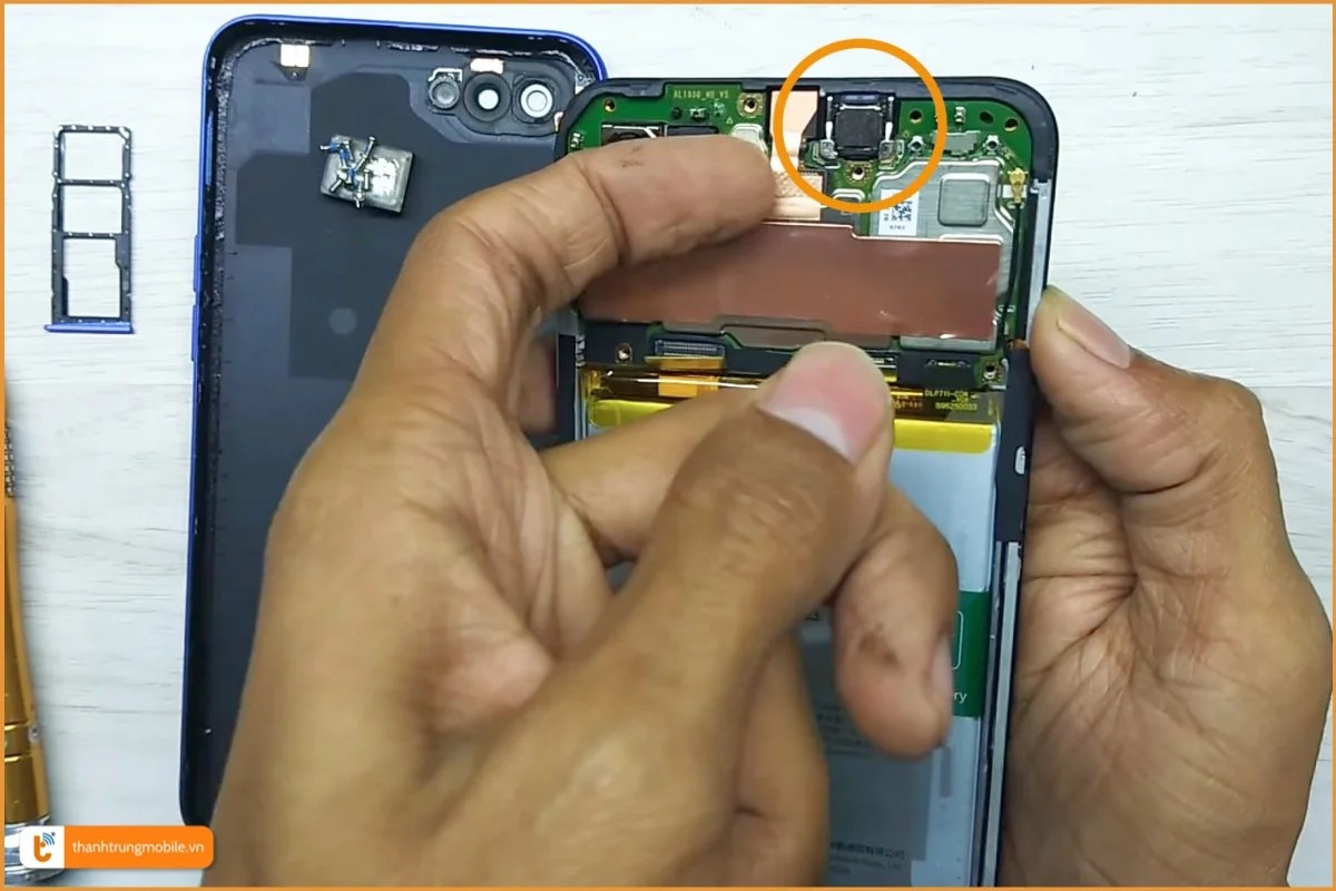 Thay loa trong điện thoại Realme C2