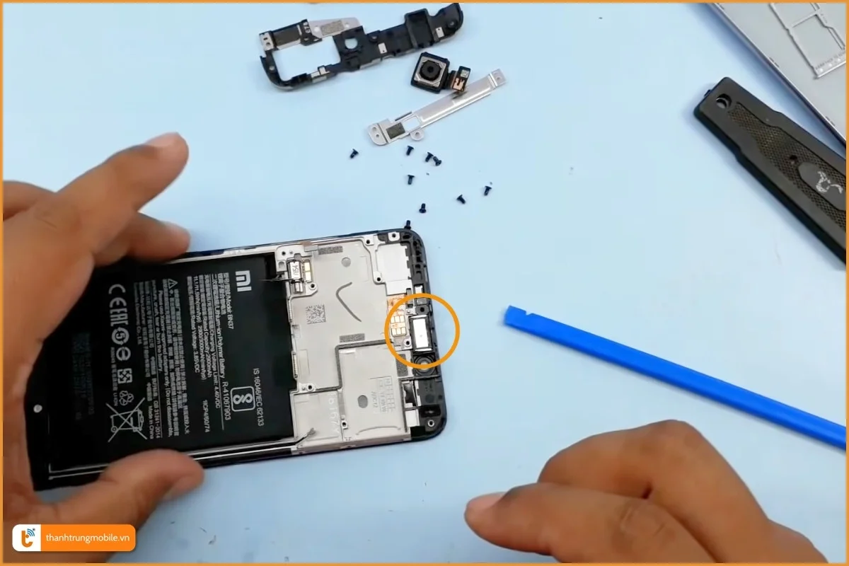 Thay loa trong Xiaomi Redmi 6