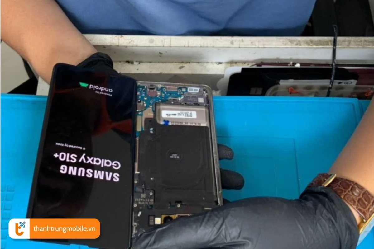 thay man hinh dien thoai samsung chinh hang moi