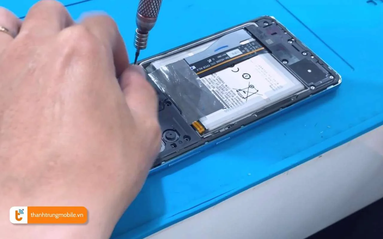 thay pin moi cho dien thoai samsung