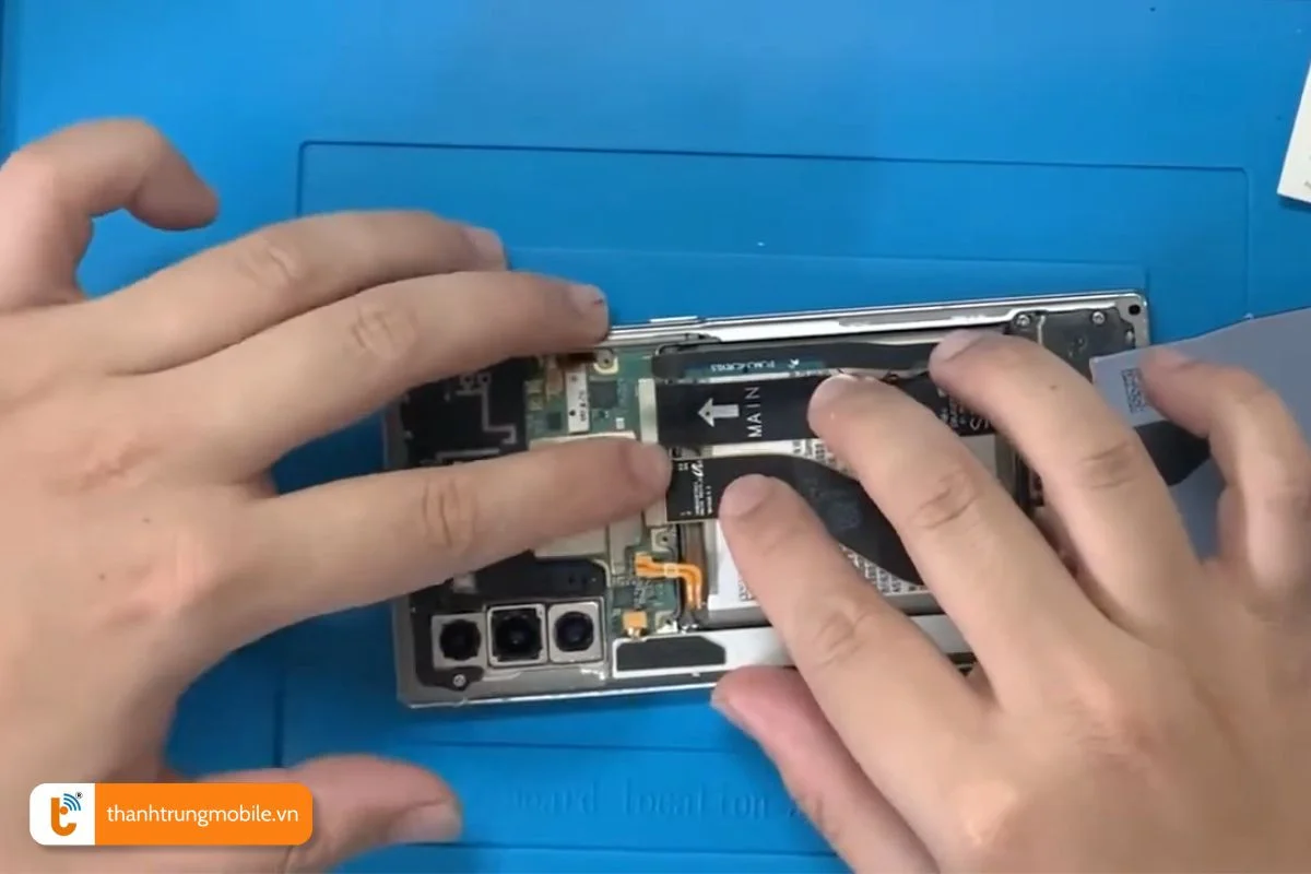 thay pin samsung galaxy note 10 moi