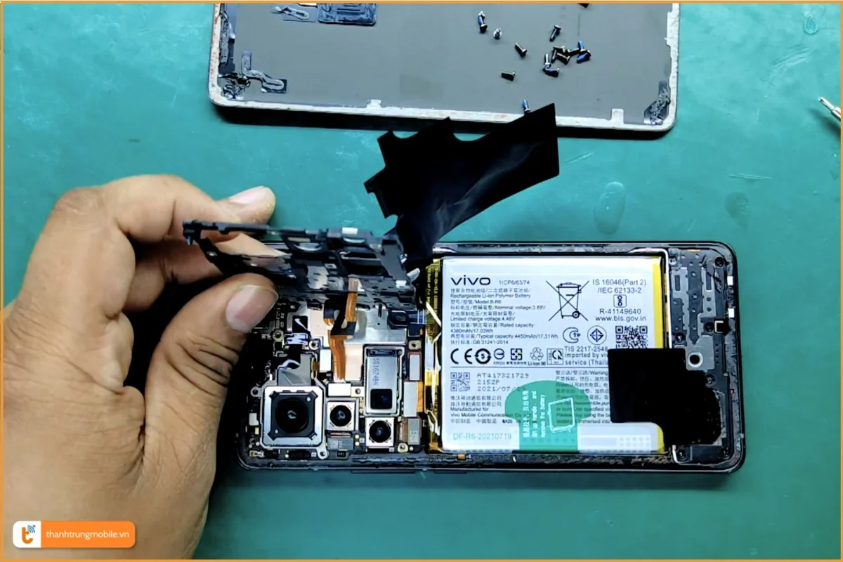 Thay pin Vivo X70 Pro chính hãng