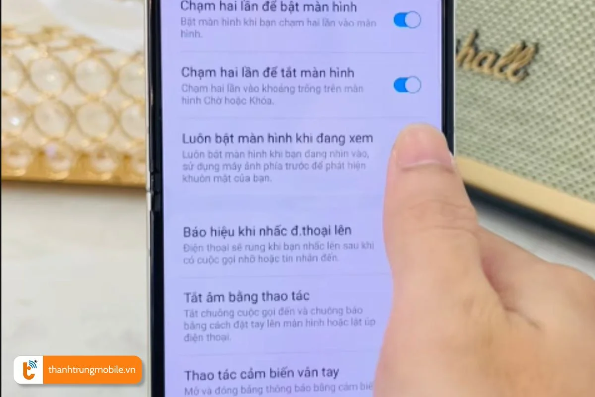 tien ich bat hoac tat man hinh samsung bang cach nhan dup