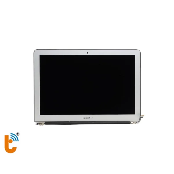 man-macbook-air-2017