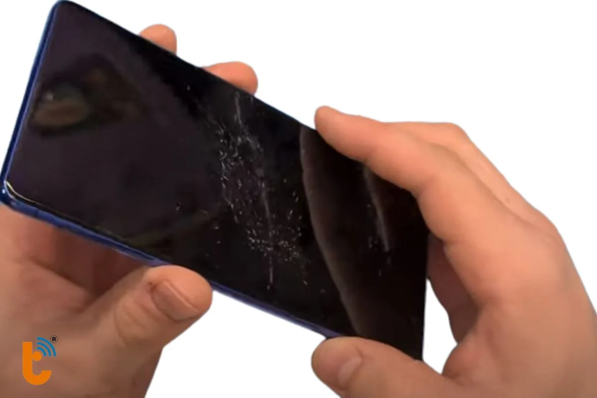 Mặt kính Samsung bị trầy xước, nứt vỡ do va đập từ bên ngoài
