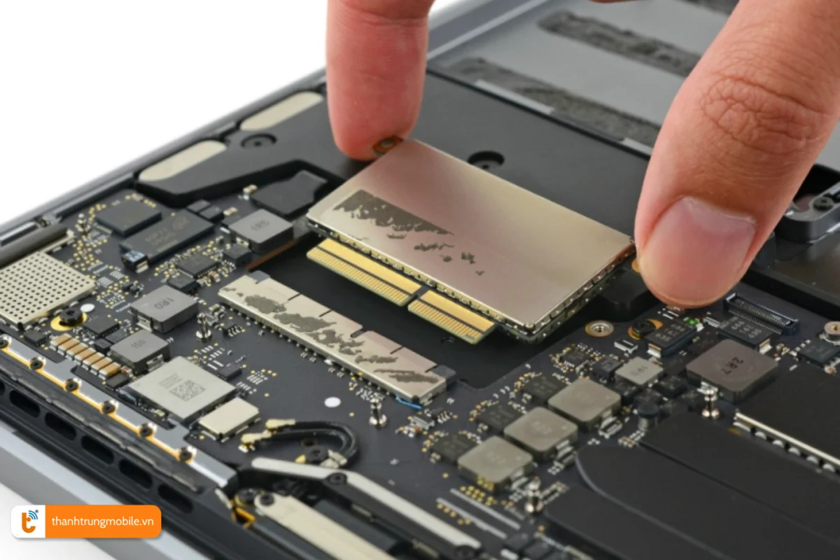 Nâng cấp ổ cứng chính hãng Macbook Pro 2017