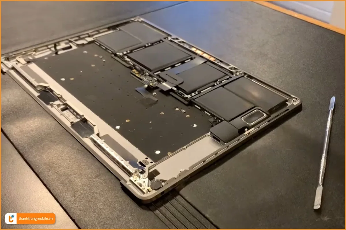 Thay loa Macbook Pro 2017