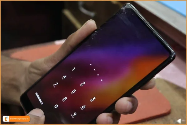 xiaomi-mi-mix-2s-be-mat-kinh