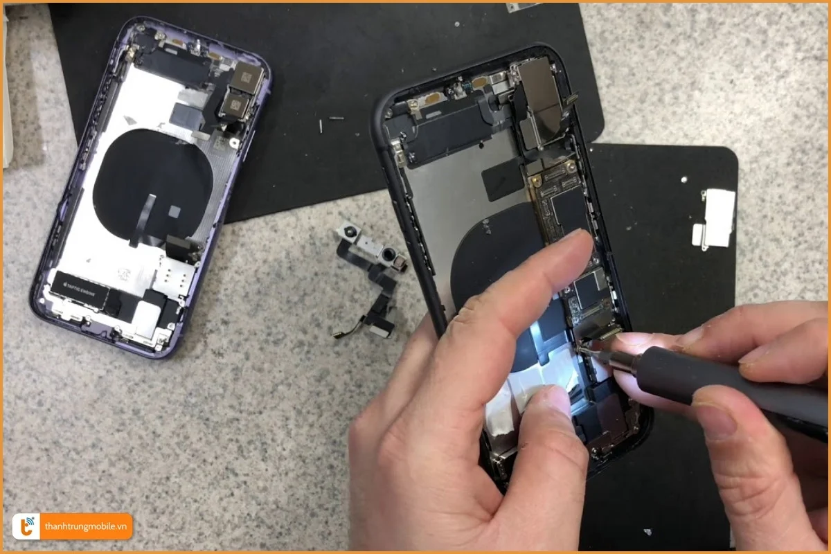 Thay main iPhone 11 Pro Max | iPhone 11 chuyên nghiệp TPHCM