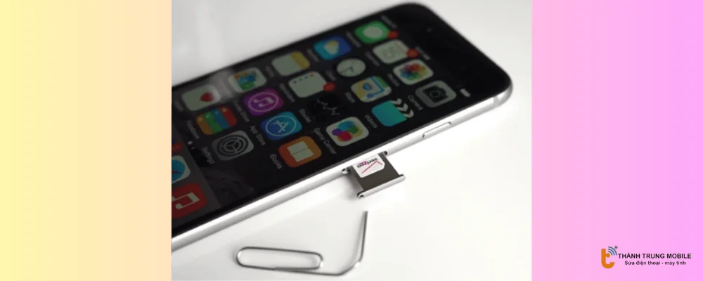 Tháo và lắp lại thẻ SIM trên iPhone