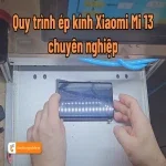 thay-mat-kinh-xiaomi-mi-13