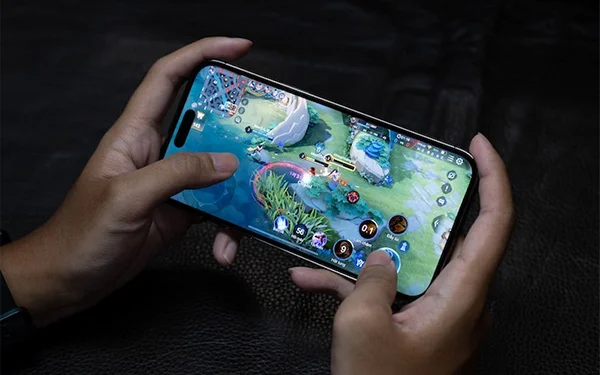 thay-pin-dung-luong-cao-khi-nguoi-dung-cho-game-nang