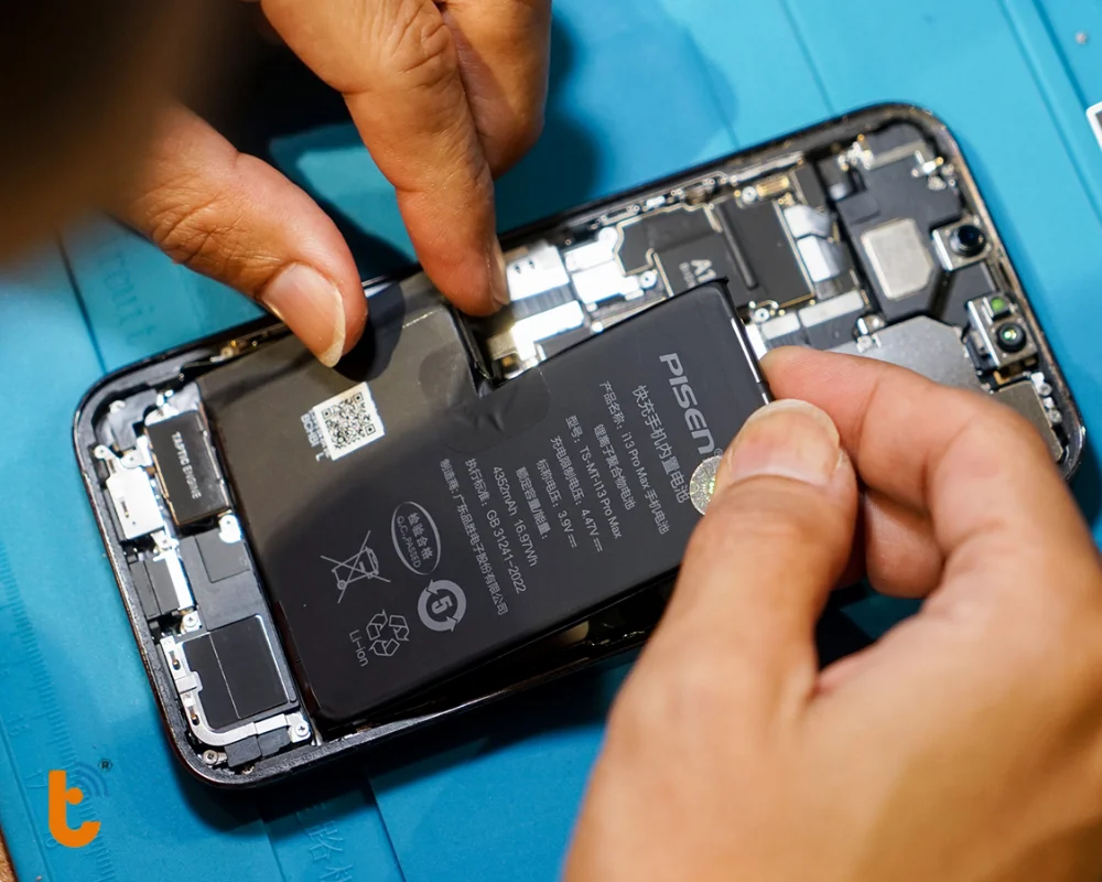 Thay pin Pisen DLC iPhone 13 Pro Max