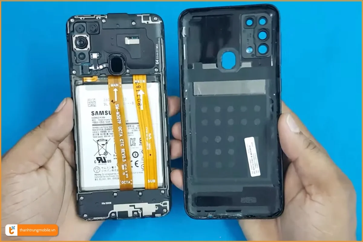 Thay pin Samsung Galaxy M21