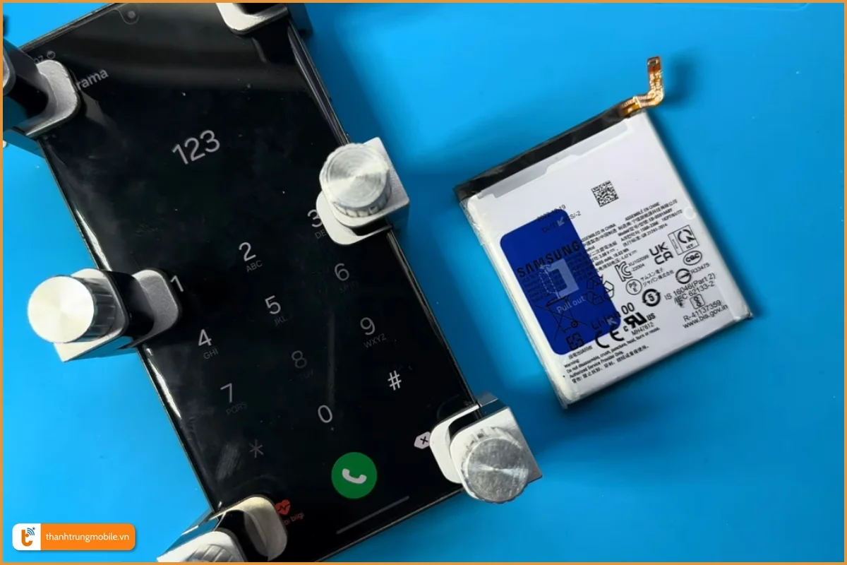 Thay Pin Samsung Galaxy S23 Ultra chính hãng