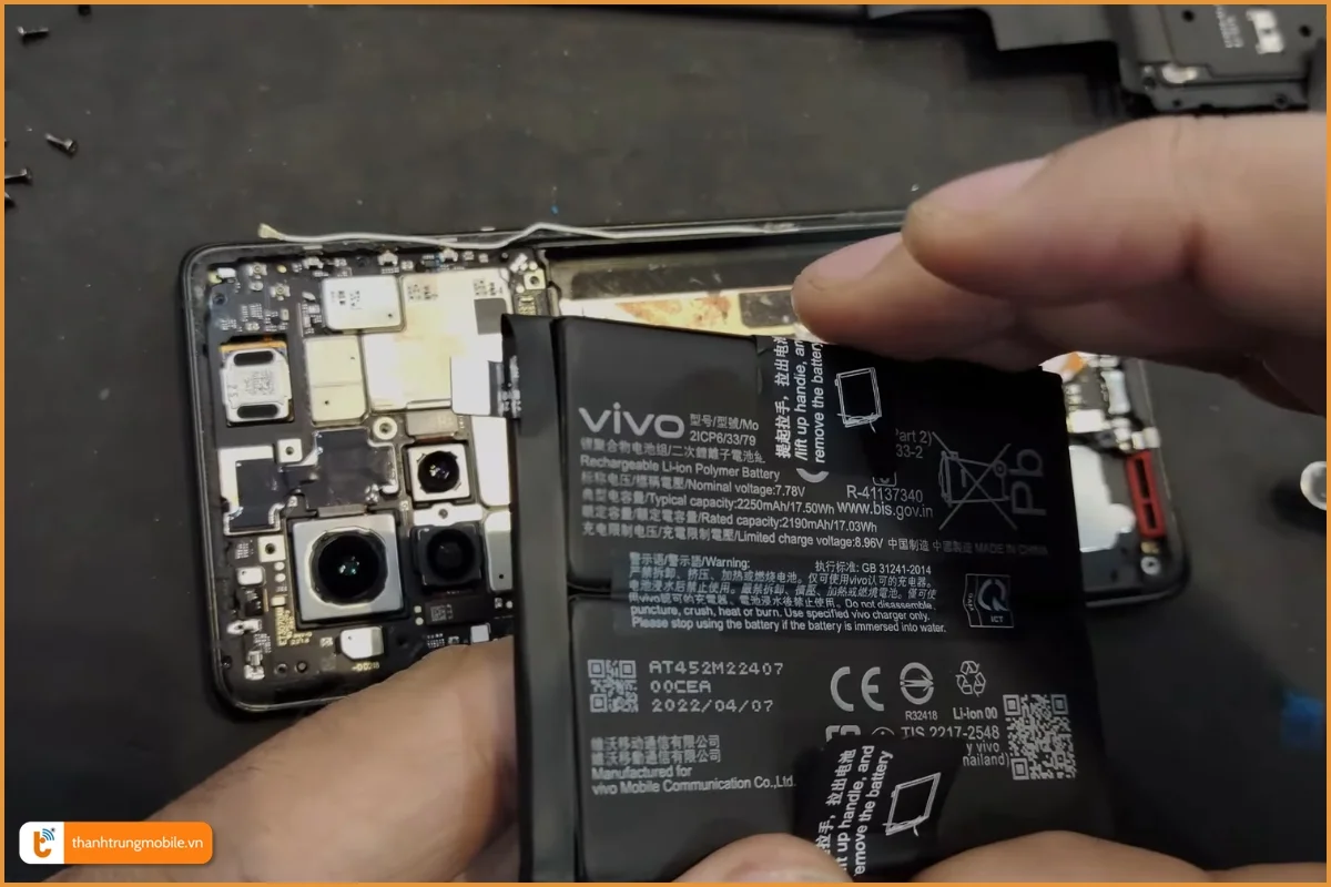 Thay pin Vivo X80 zin chính hãng, lấy ngay - Thành Trung Mobile