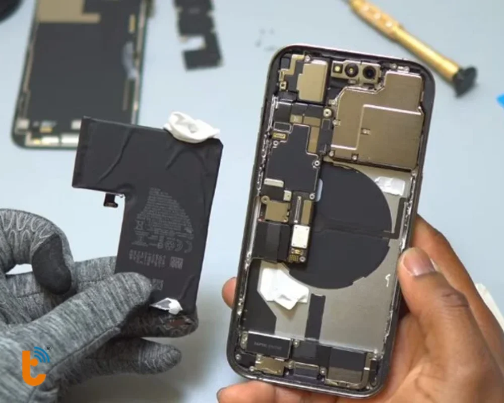 Thay pin Volwatt iPhone 15 Pro Max
