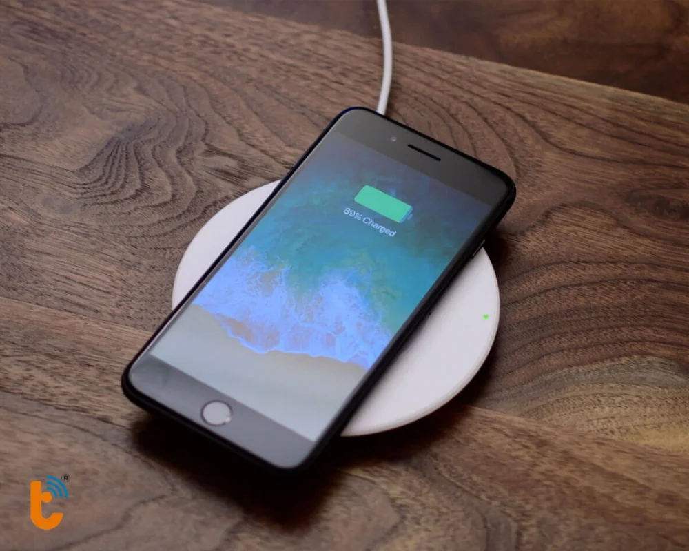  Thử sạc pin bằng sạc không dây