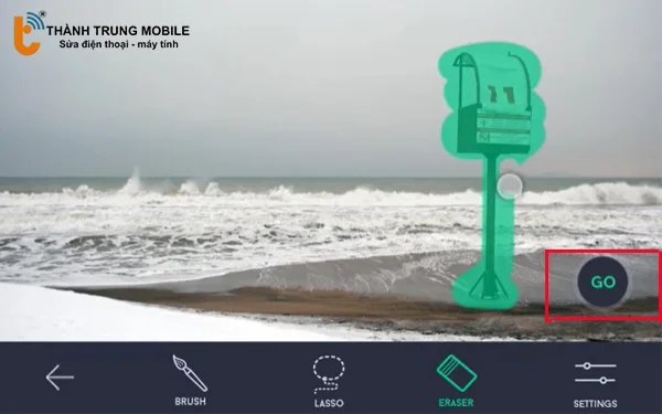 Dùng ngón tay bôi lên vùng cần xóa > Go