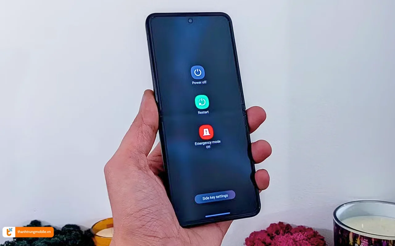 Unlock Samsung Z Flip 5 tại Thành Trung Mobile