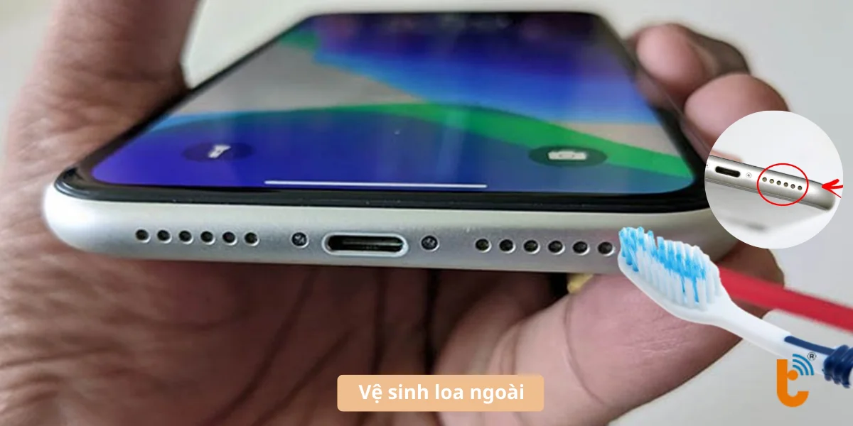 Vệ sinh loa ngoài iPhone