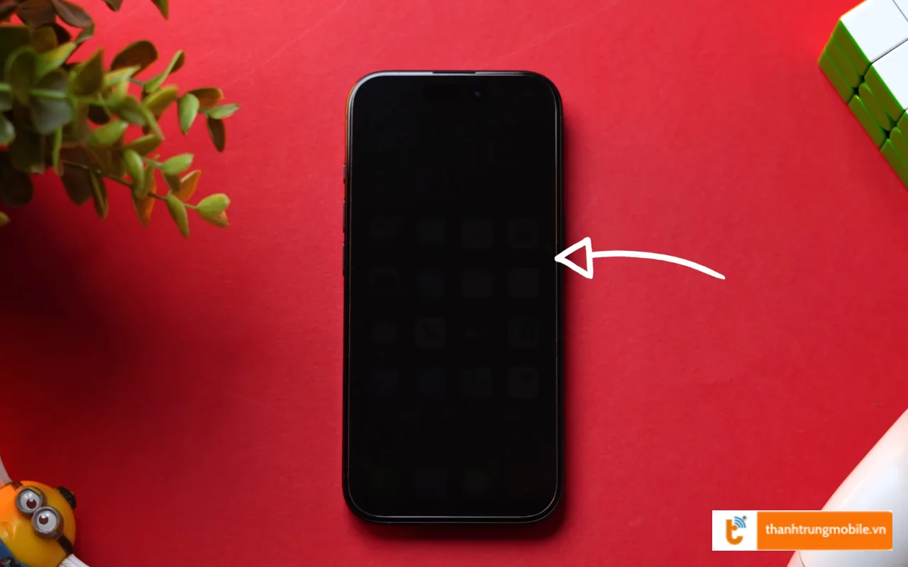 Vì sao màn hình iPhone 15 Pro Max vẫn sáng dù đã khóa máy?