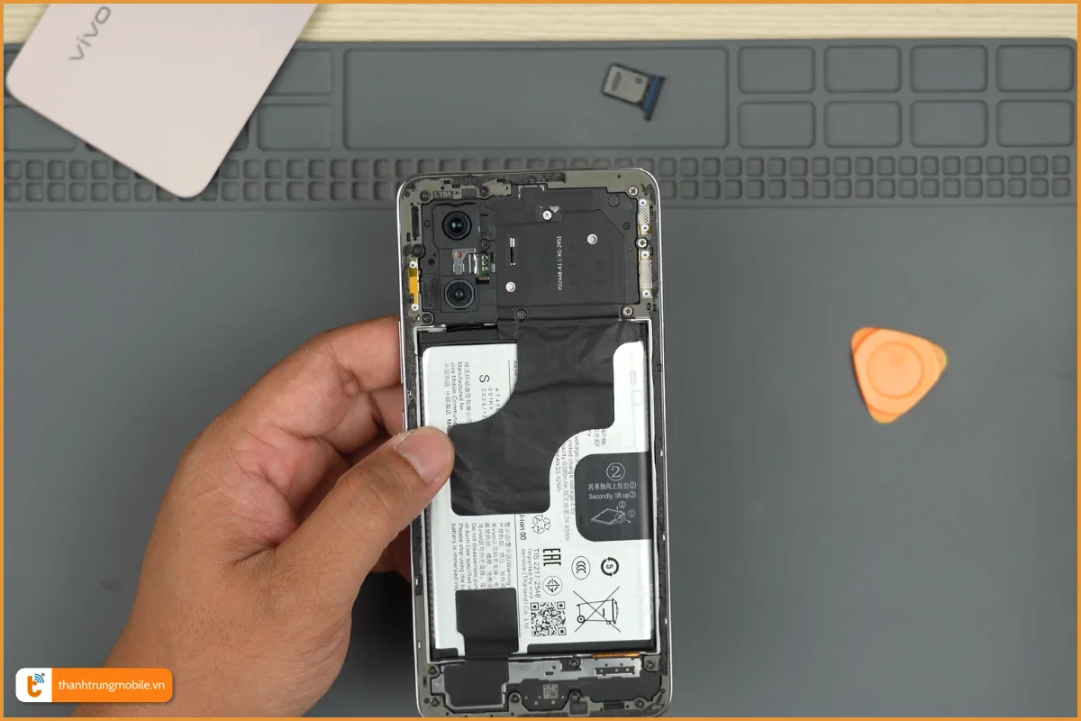 Vivo V50 lite  lỗi pin phù, sạc lâu đầy