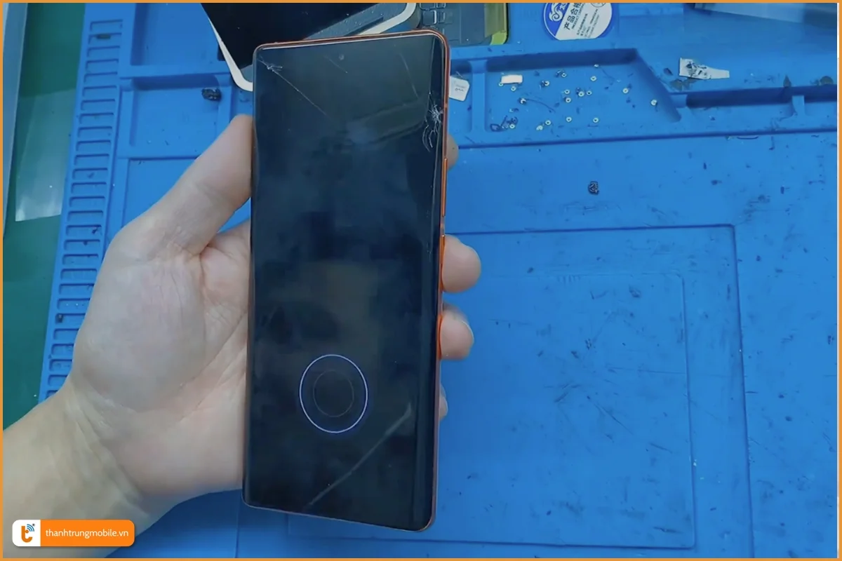 Vivo X80 mặt kính trầy xước, nứt bể