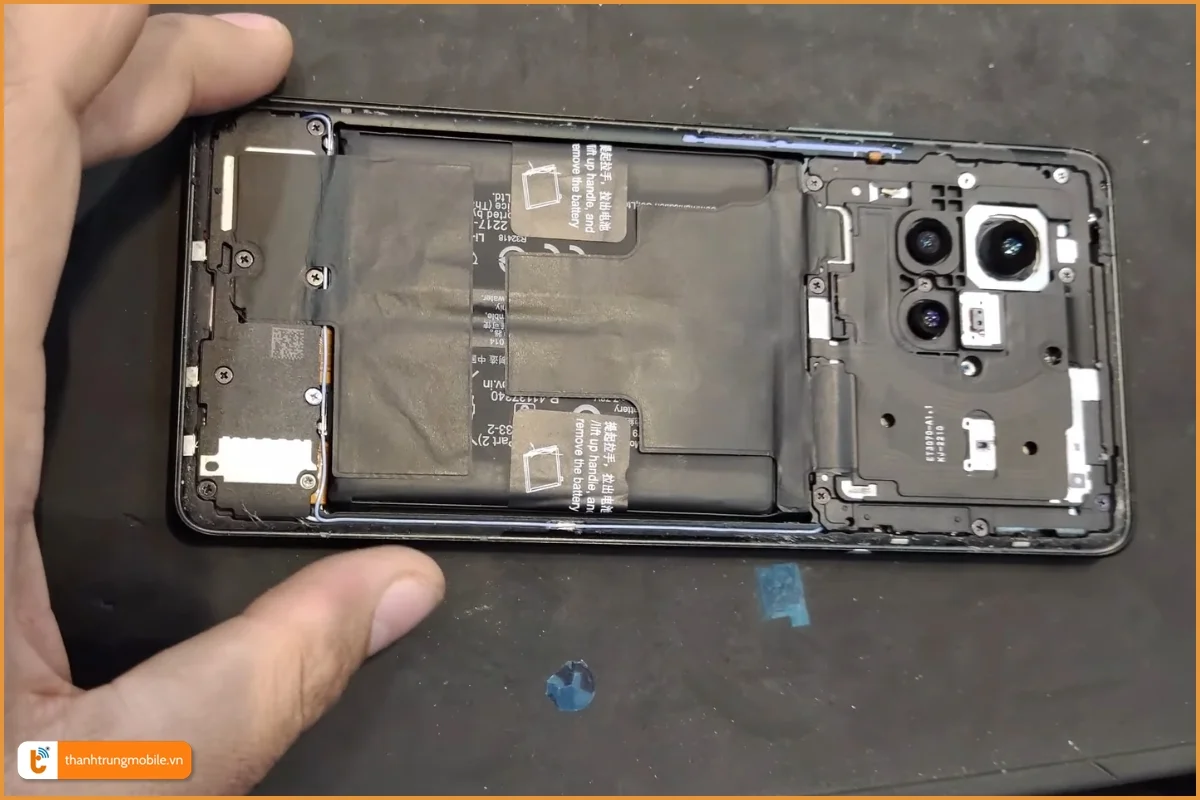 Vivo X80 pin bị chai, phồng lên