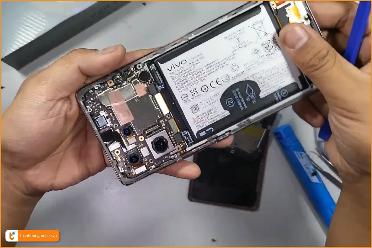 Vivo Y29 lỗi pin chai, sạc lâu đầy