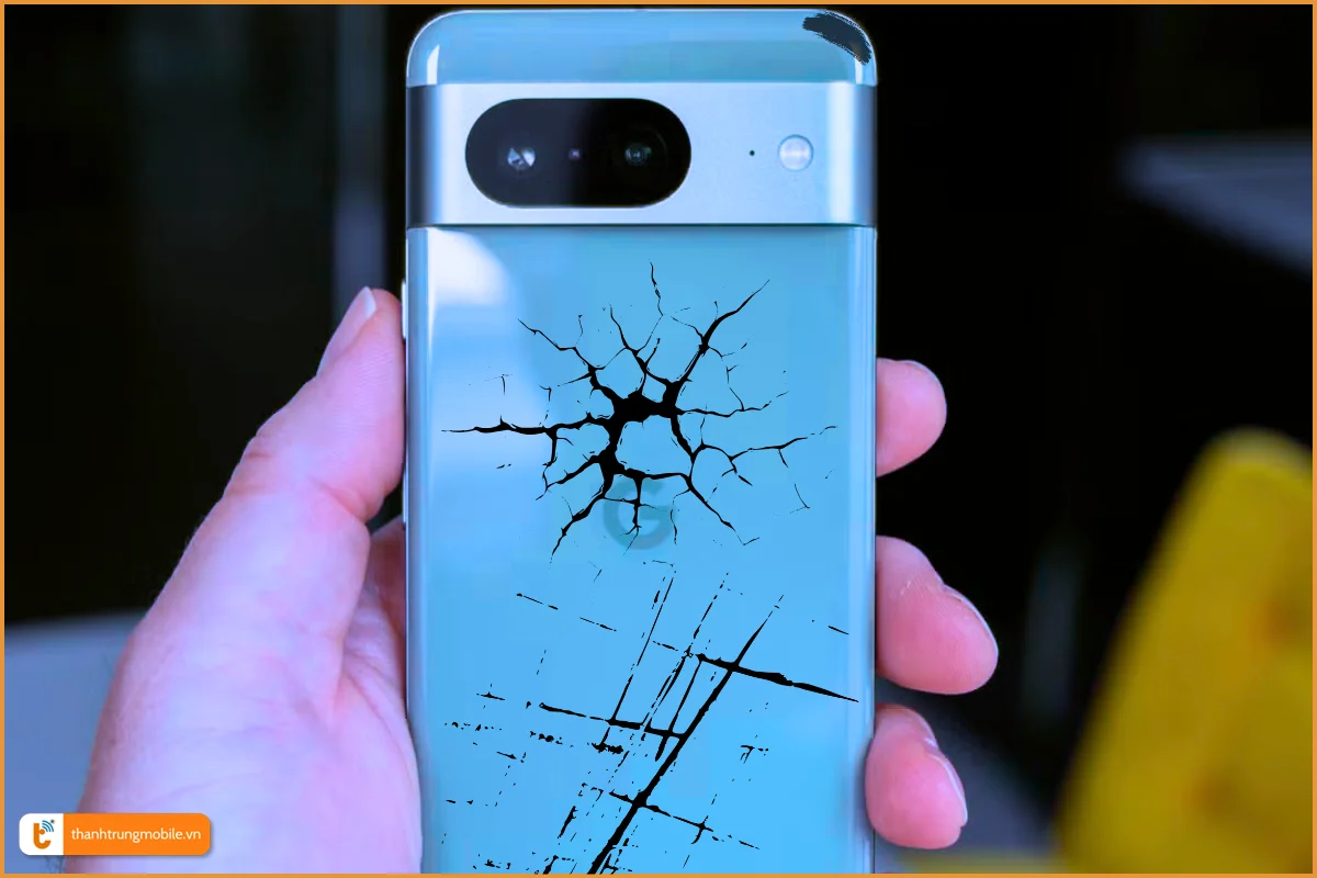 Vỏ Google Pixel 8A trầy xướt, bong tróc sơn cần thay mới